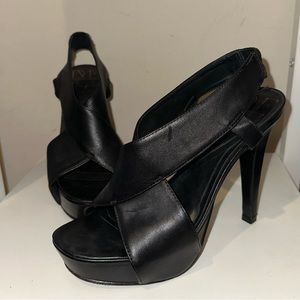 Diane Von Furstenburg Cross Heel sz 7.5